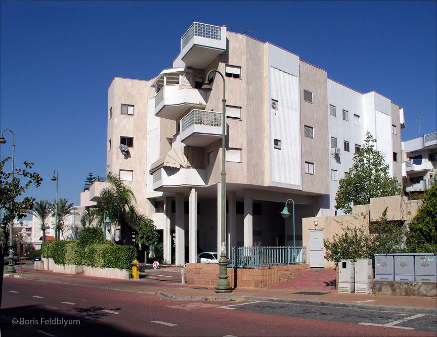 20050126134sc_rishon_letsiyon_carmim