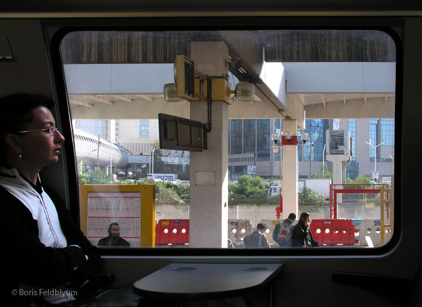 20050203114sc_train_to_haifa