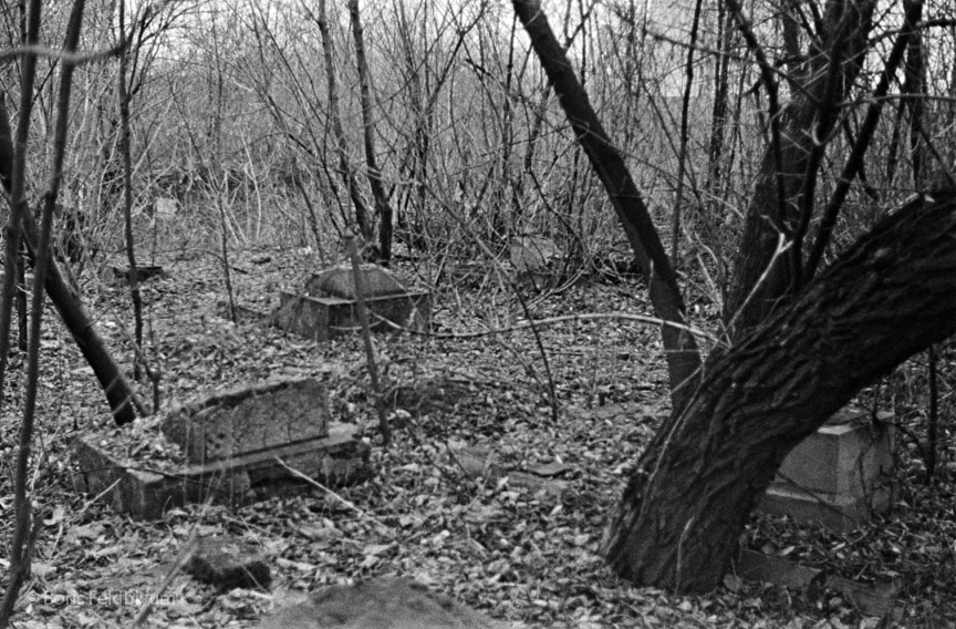 19711123001sc__Kiev_Jewish_Cemetery