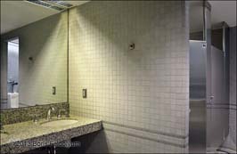 20130220703sc_1275_PA_7th_floor_bathroom