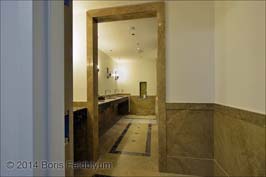 20140120501sc_1275_PA_5th_floor_bathroom