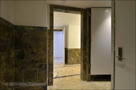 20140219504sc_1275_PA_5th_floor_bathroom